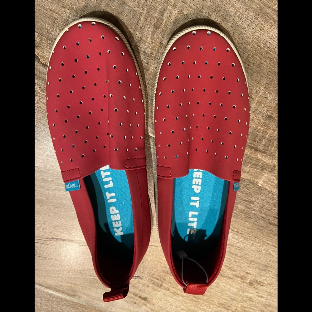 Girl’s Native Flats Size 13